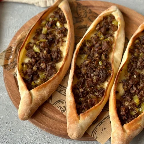 Kavurmalı Pide