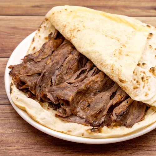 Yaprak Döner