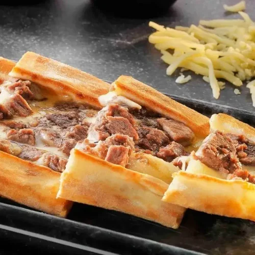 Kaşarlı Kavurmalı Pide